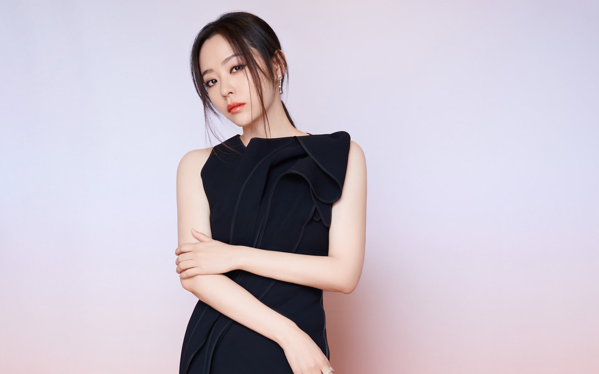 九游（jiuyou.com）游戏-赛场风暴！女足赛事风云，烽火再燃誓夺胜利，女足精彩比赛