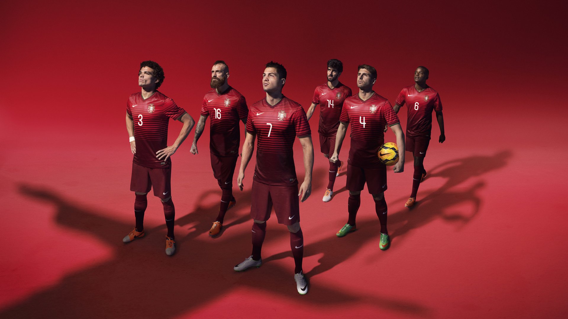 瑞士男足小组赛全胜,强势晋级淘汰赛,瑞士男足主帅